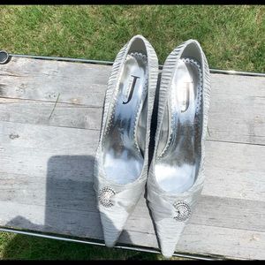 J.Renee’ silver/grey ladies pump